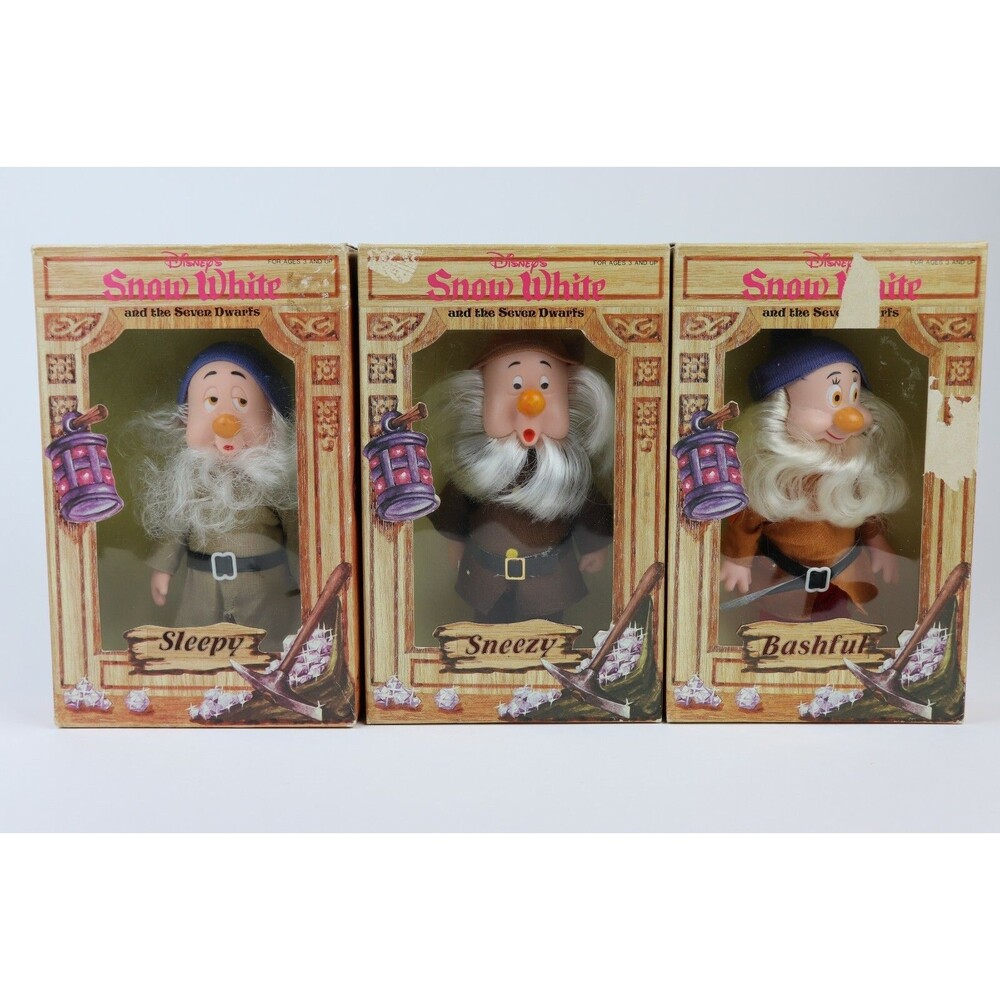 VTG Disney Snow White and the Seven Dwarfs Sleepy Sneezy Bashful in Box Bikin